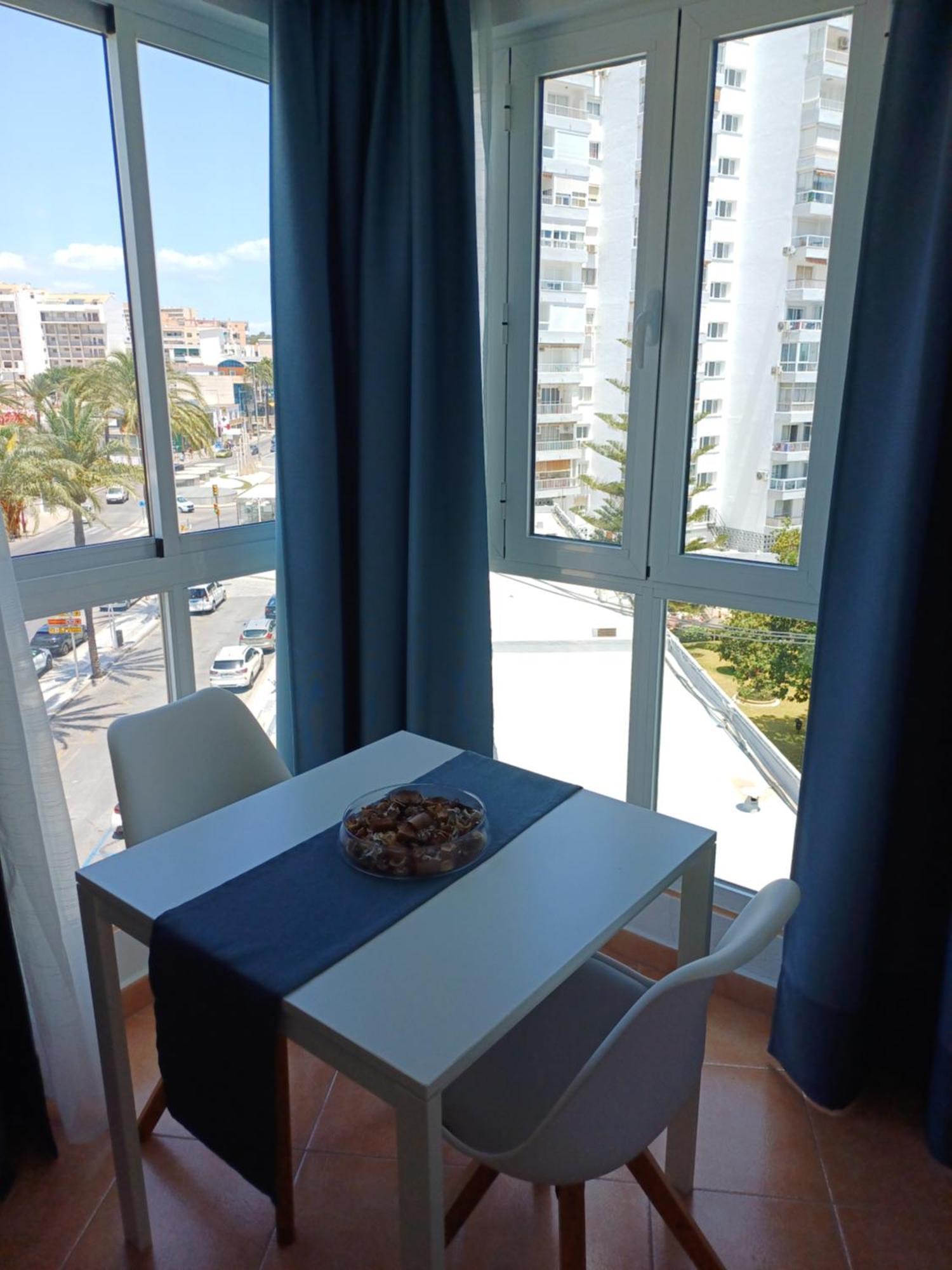 Luminoso Estudio Muy Cerca De La Playa Apartment Беналмадена Екстериор снимка