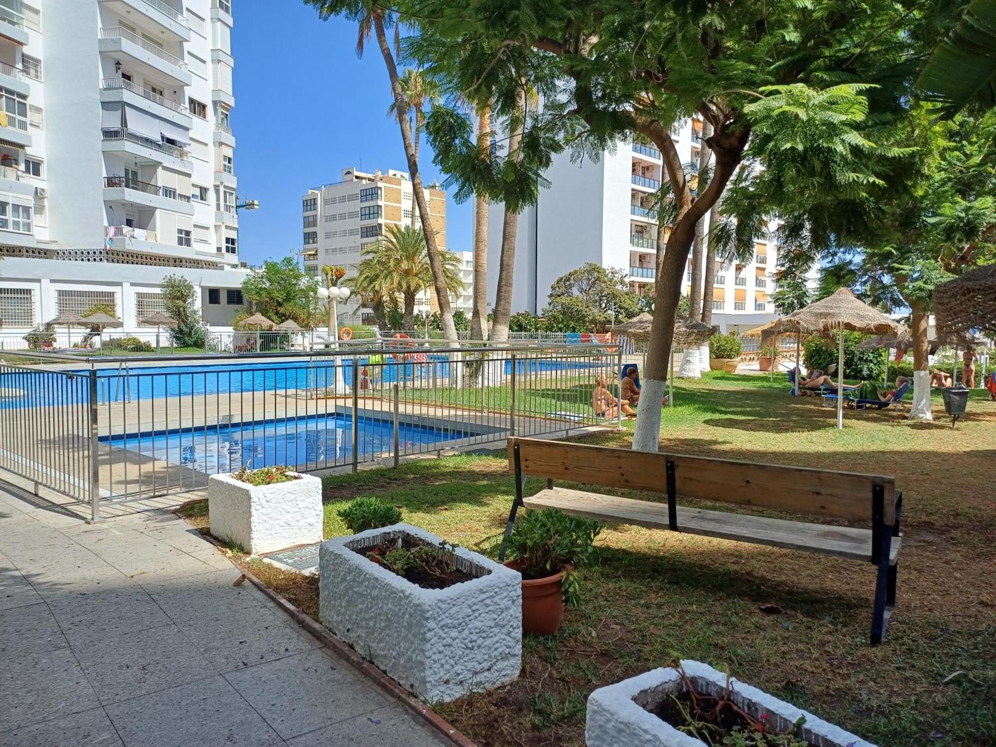 Luminoso Estudio Muy Cerca De La Playa Apartment Беналмадена Екстериор снимка